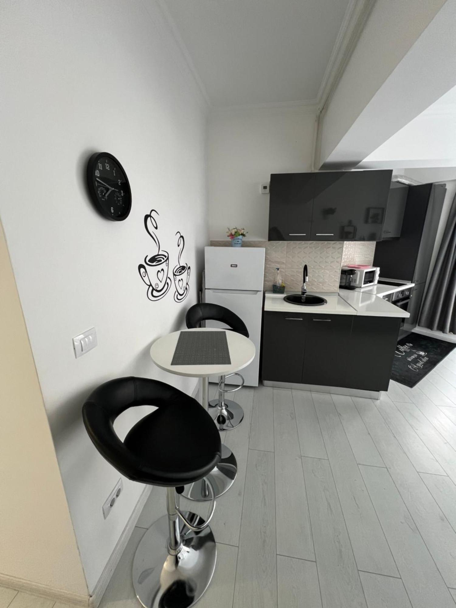 Ferienwohnung Kitty Studio Sunset Lake Mamaia Exterior foto